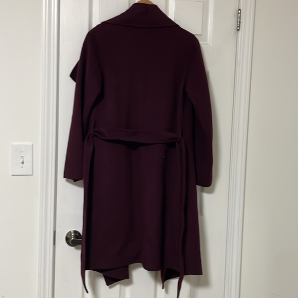 Danier Samantha coat in burgundy 2xs brand new with matching leather gloves - Picture 7 of 9